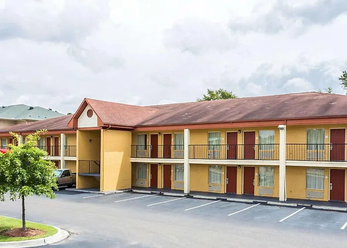 Econo Lodge Coliseum